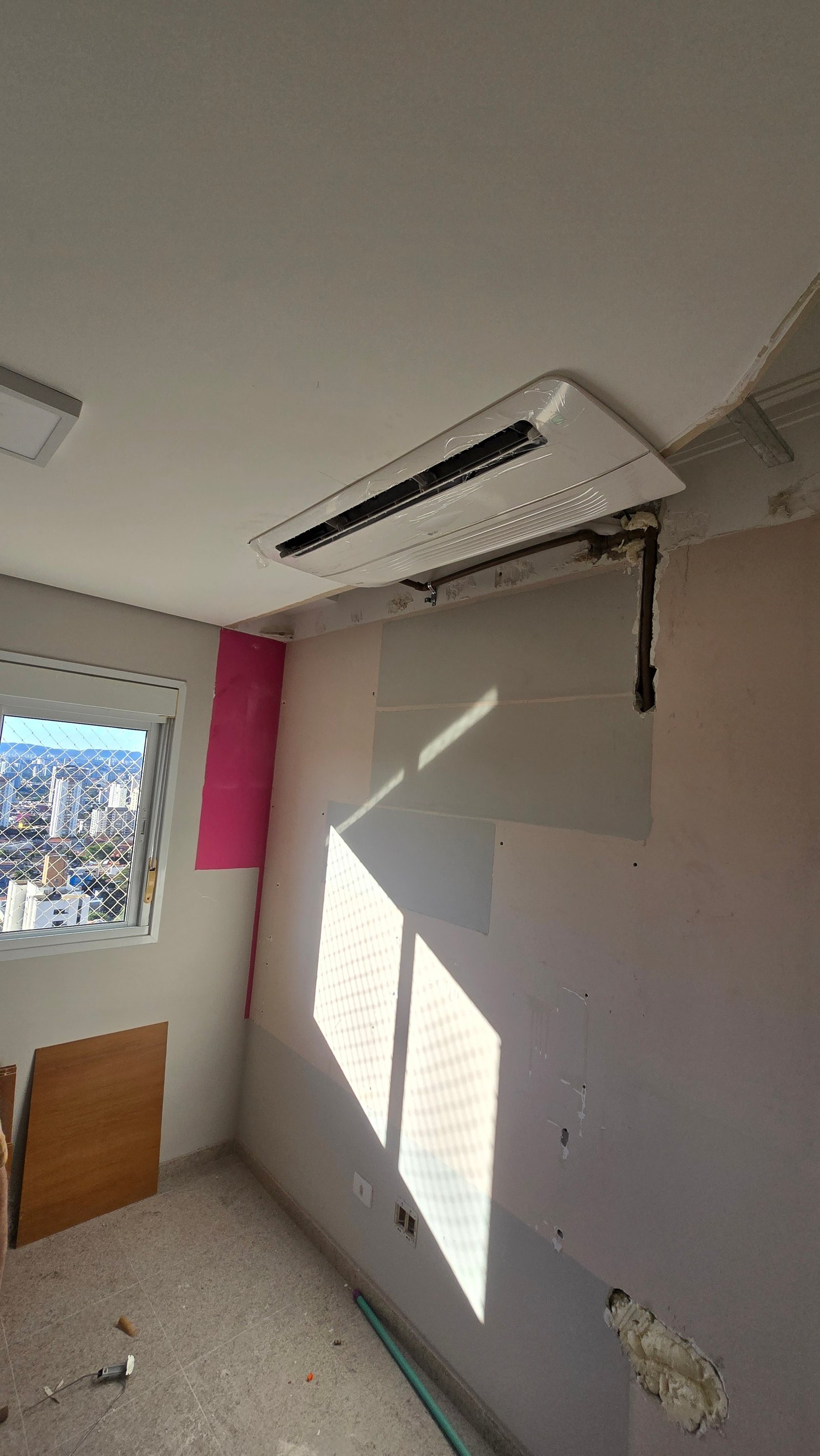 Instalação de ar-condicionado cassete LG